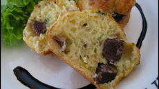 Muffins aux gésiers de canard confits et au chèvre