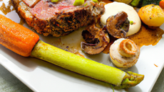 Carré d'agneau de pré-salé, légumes fondus au camembert