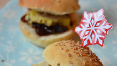 Mini burgers foie gras et confit d'oignon
