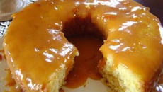 Gâteau aux oranges et sauce caramel