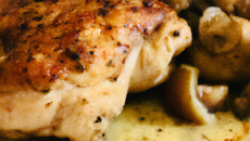 Chapon aux griottes et macvin du Jura