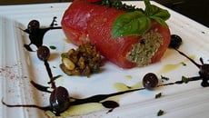 Cannelloni de tomates en semoule d'aubergines