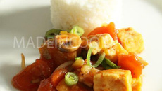 Tofu sauté aux tomates