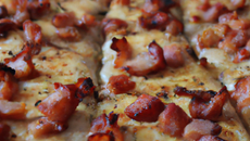 Pizza au poulet et bacon