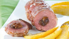 Mini-rôti d'agneau farci aux pruneaux