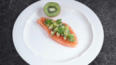 Pavé de saumon en ceviche et au kiwi