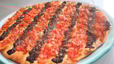 Tarte fine tomate et tapenade entièrement maison