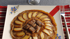 Rosace de boudin ardennais sur crêpe aux pommes et cidre, sirop de Liège