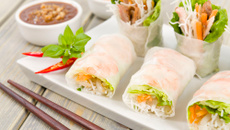 Rouleaux de printemps aux bâtonnets de surimi