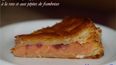 Galette à la rose et aux pépites de framboises