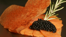 Cœur craquant de carottes de sable et caviar d'Aquitaine