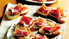 Crostini de jambon sec