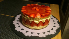 Fraisier et sa génoise maison