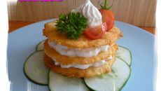 Mille feuilles au parmesan et sa crème de ricotta au concombre