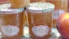 Confiture de pêches blanches