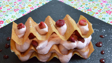 Millefeuille crousillant à la chantilly de gariguettes