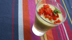 Gaspacho de courgettes et ses poivrons