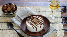 Parfait glacé aux marrons du Périgord et sauce au chocolat