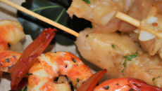 Brochettes de poulet et gambas