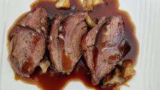 Magrets de canard sauce grand veneur
