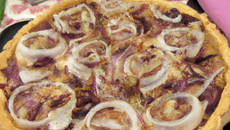Tarte aux oignons rouges