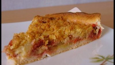 Tarte rhubarbe amandine en crumble très facile