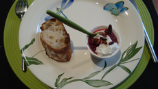 Gelée de betterave rouge, chantilly de chèvre en verrine