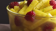 Salade d'ananas à la verveine et à la liqueur Grand Marnier