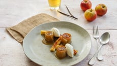 Rosier de pommes, brioche perdue et crème fouettée à la vanille