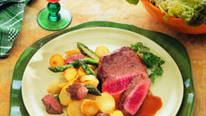 Pavé de bœuf sauté aux foies de volaille