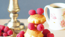 Mini-charlotte roses aux litchis et framboises