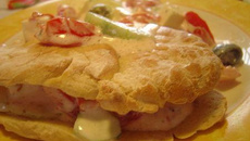Des pains pita et garniture à la grecque !