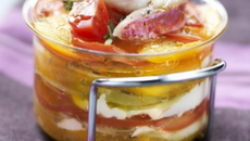 Feuilles à feuilles de Tomates de France, aubergine, mascarpone et rougets