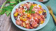 Salade de pastèque féta aux tomates cerises et olives