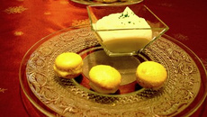 Crème de chou-fleur et son macaron glacé à la mangue