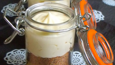 Verrines de poires au sirop d'érable et badiane, spéculoos et crème mascarpone à la rose