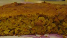 Gâteau aux Carottes moelleux et fondant avec noisettes et amandes hachées