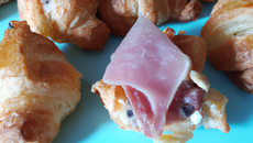 Mini-croissants au Roquefort et jambon