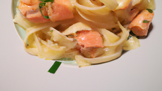 Tagliatelles au saumon et poireaux