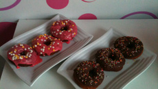 Donuts colorés aux flocons de pommes de terre