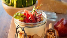 Tiramisù parmesan, coppa et pignons de pin