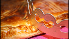 P'tite galette des rois aux biscuits roses de Reims