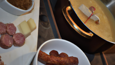 Fondue au Val de Loue et saucisse de Morteau