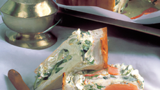 Cake saumon fumé, poireaux et feta