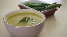 Velouté d'asperges vertes maison