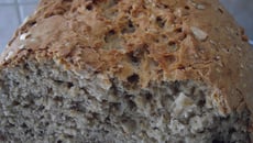 Pain rustique aux graines