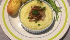 Parmentier à la brandade de morue et fondue de poireaux