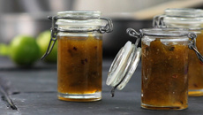 Confiture aux Reines-Claudes et au shiso rouge