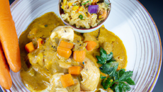 Cuisse de poulet et ses petits légumes sauce curry