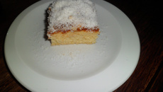 Meskouta à la confiture d'abricot saupoudré de noix de coco